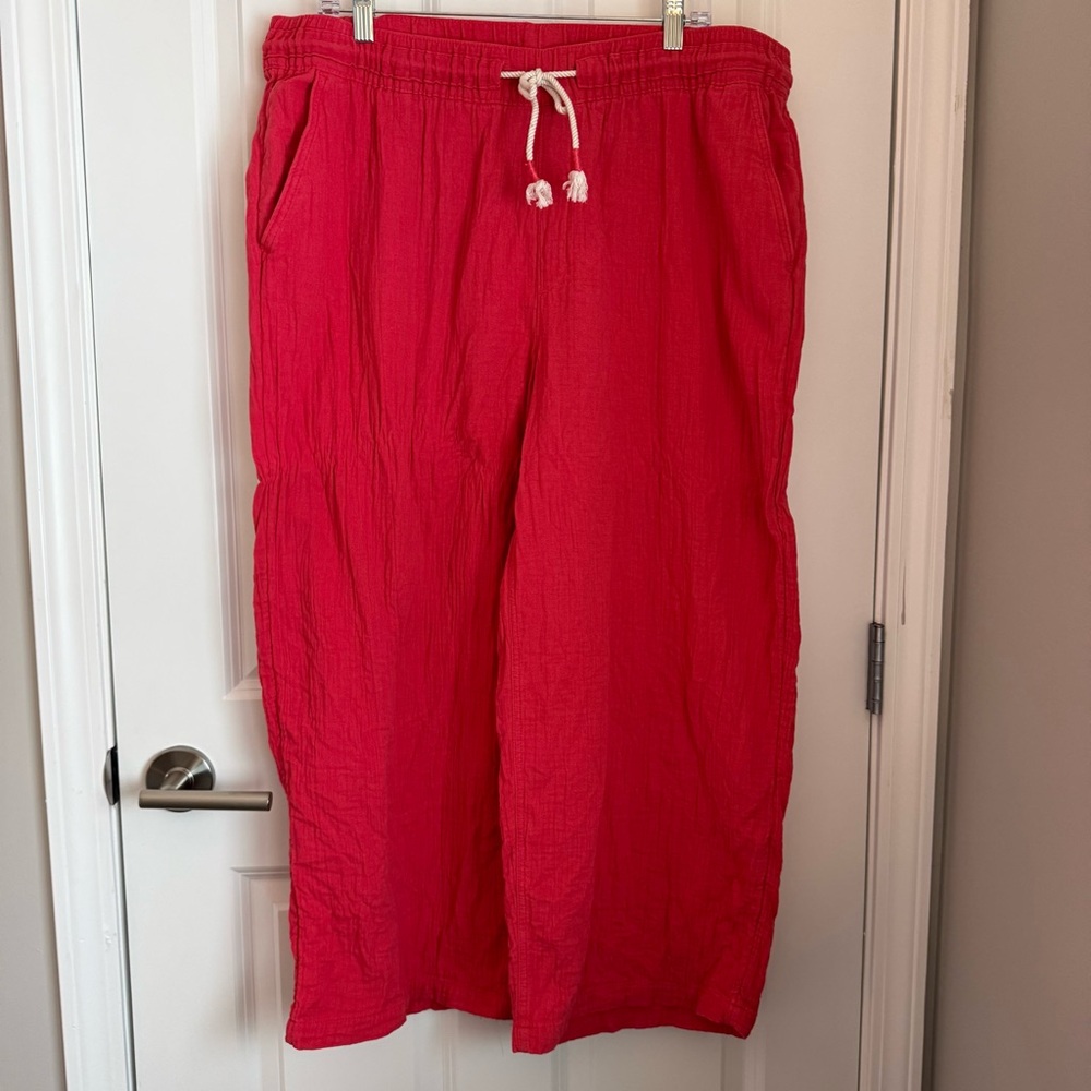 Old Navy Crinkle Wide Leg Cropped Pants. XL. Used.
